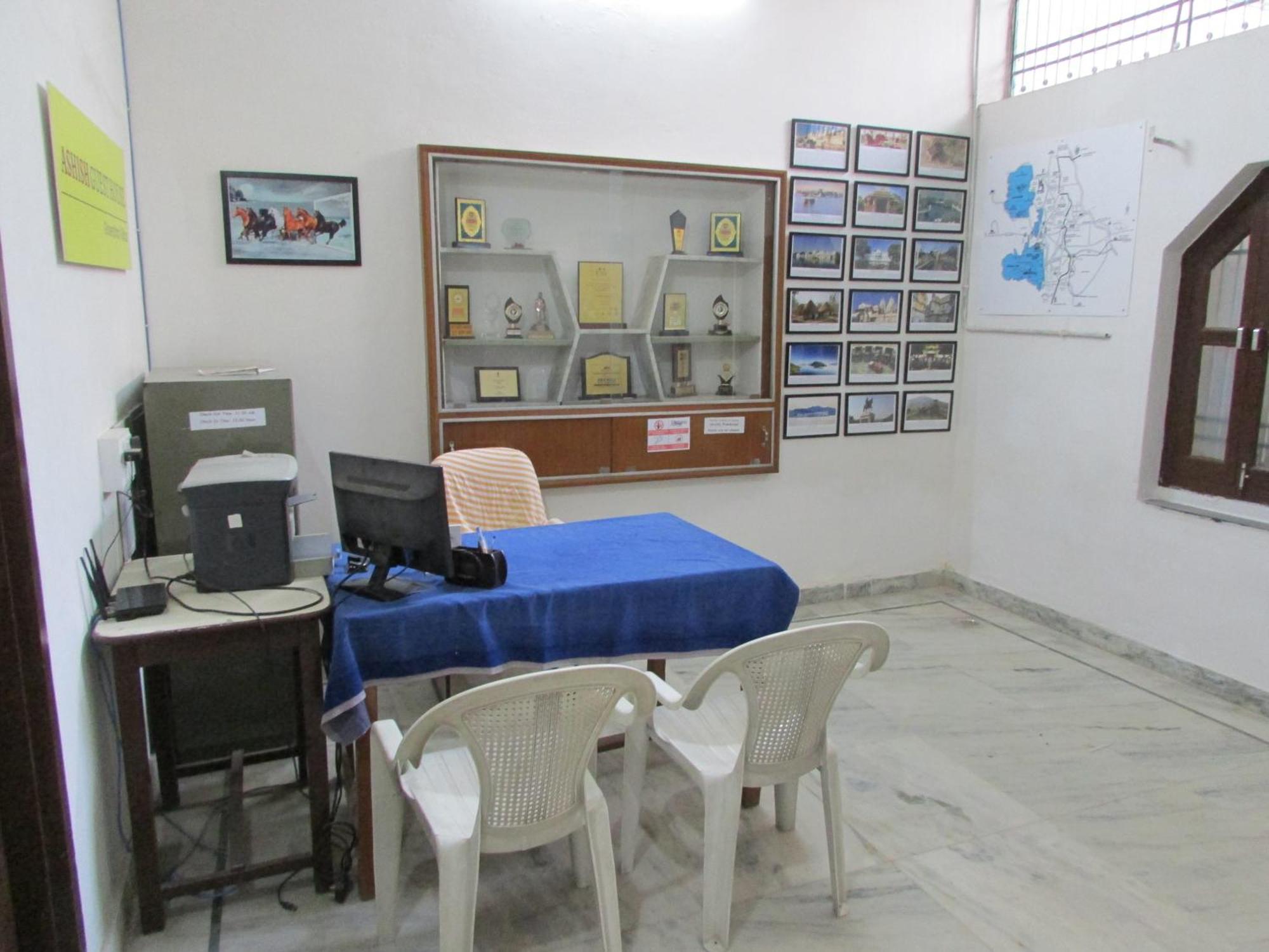 Ashish Guest House, Goverdhan Vilas Udajpur Zewnętrze zdjęcie
